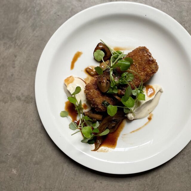 Come try our new beef croquette starter 
slow braised beef brisket from @wyeorganic cooked in @rosscornexchange stout served with wild mushrooms and celeriac purée