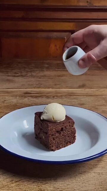 Classic sticky toffee pudding with clotted cream and butterscotch sauce π€