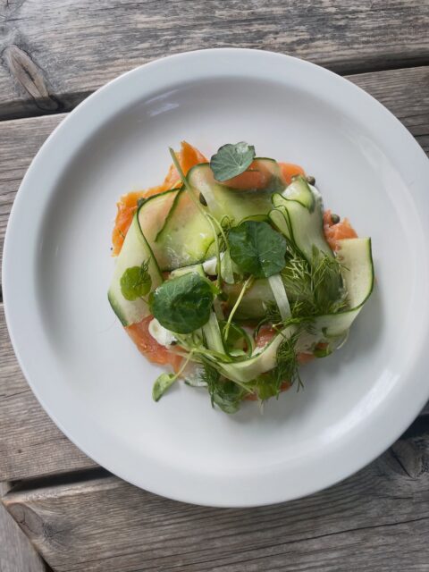 One of our New starters this week 
Scottish smoked salmon, horseradish cream, fennel and cucumber salad with a lemon and caper dressing 🐟🥒🌿